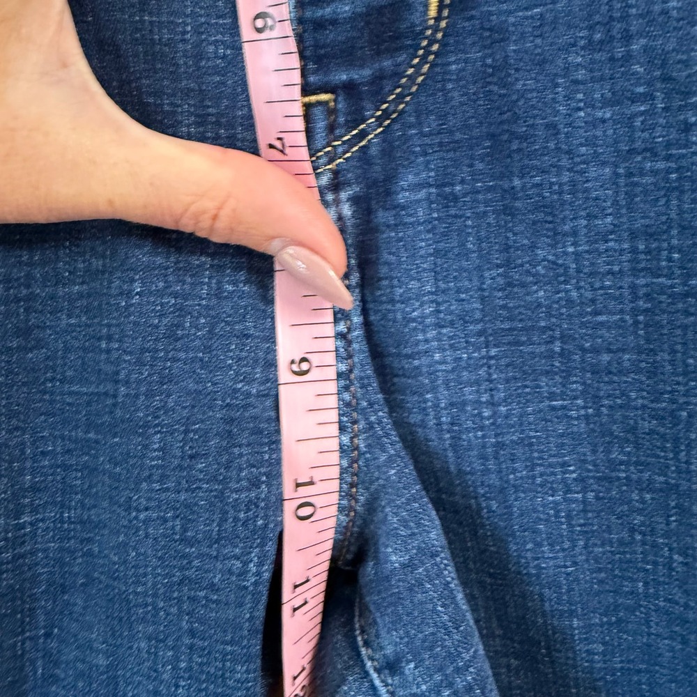 Levis Classic Bootcut Jeans Womens 16 Medium Wash Blue Denim Mid Rise Pants - Picture 6 of 7